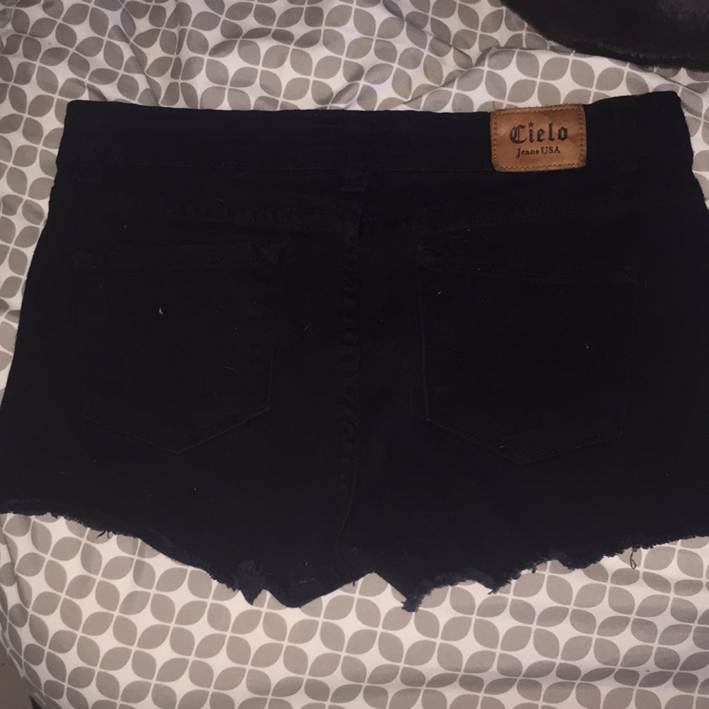Shorts - Picture 3 of 5